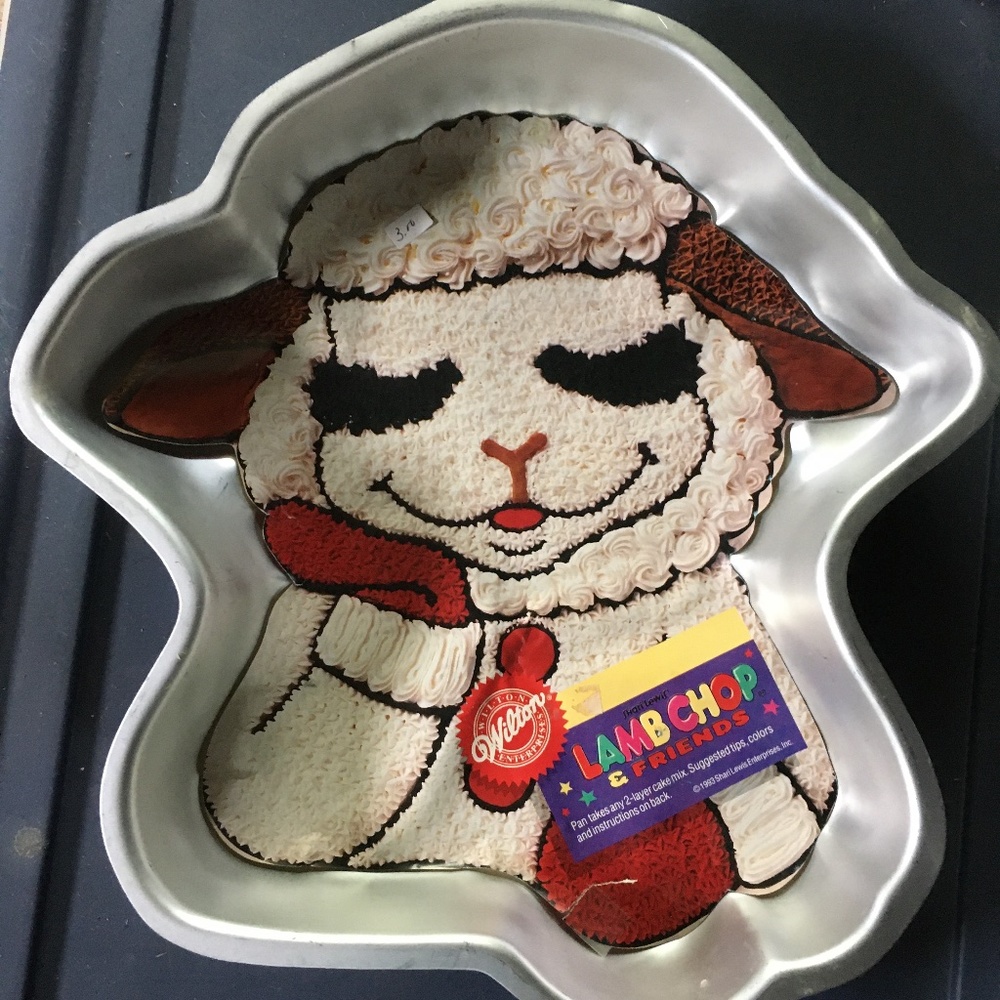 Wilton cake pan - Lampchops
